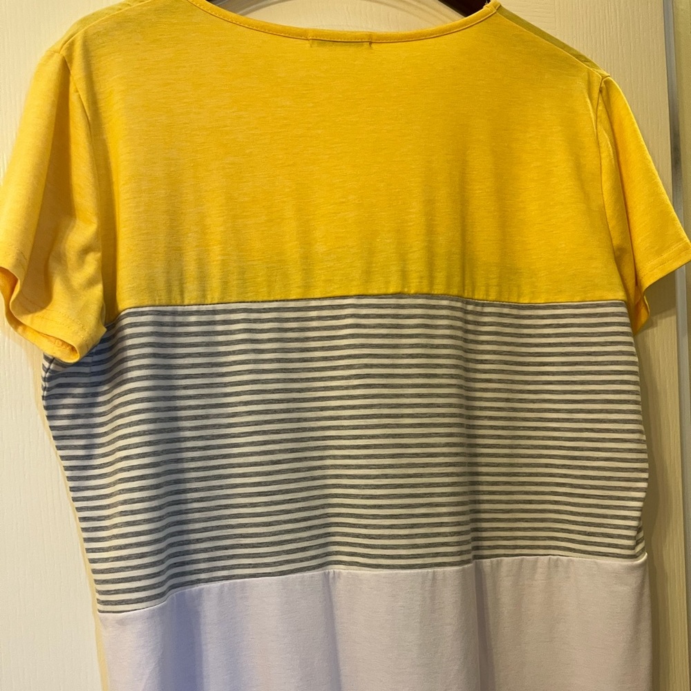Women’s Short Sleeve Blouse